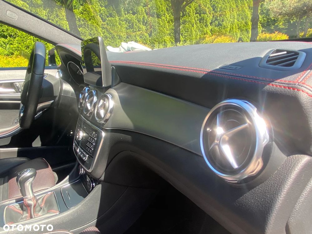 Mercedes-Benz GLA 200 AMG Line - 27