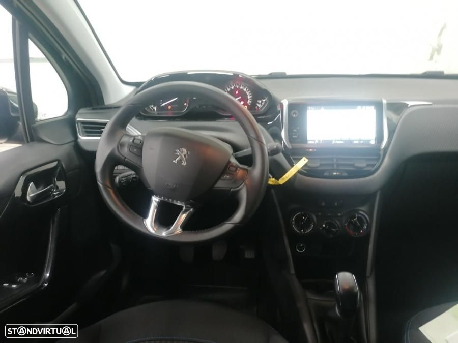 Peugeot 208 1.5 BlueHDi Signature - 6