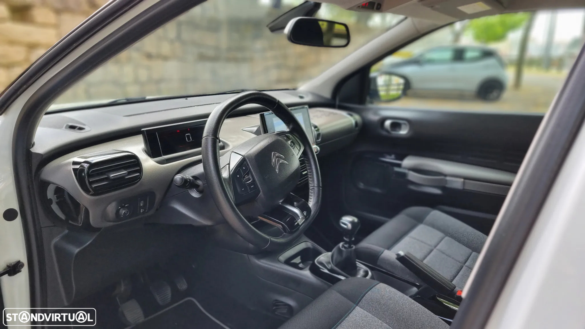 Citroën C4 Cactus 1.2 PureTech Feel Business - 17