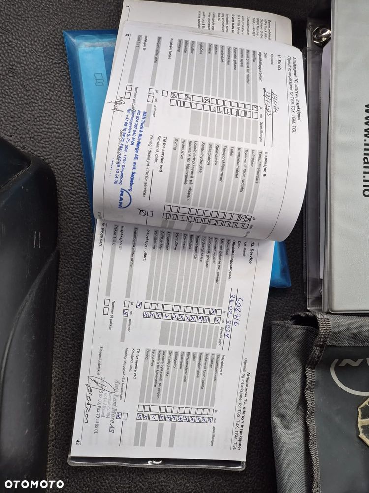 MAN TGX 26.500 / 6X2 / MEGA / SERWIS na 496TKM / RAMA / 3 OŚ SKRĘTNA + PODNOSZONA / KABINA SYPIALNIANA - 32