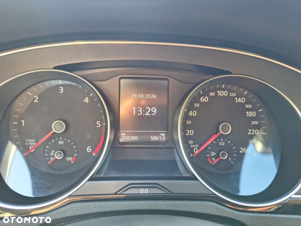 Volkswagen Passat 1.6 TDI (BlueMotion Technology) DSG Comfortline - 19