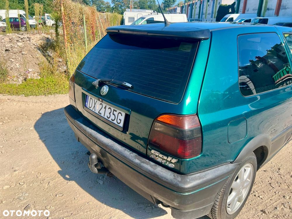 Volkswagen Golf 1.6 CL - 9