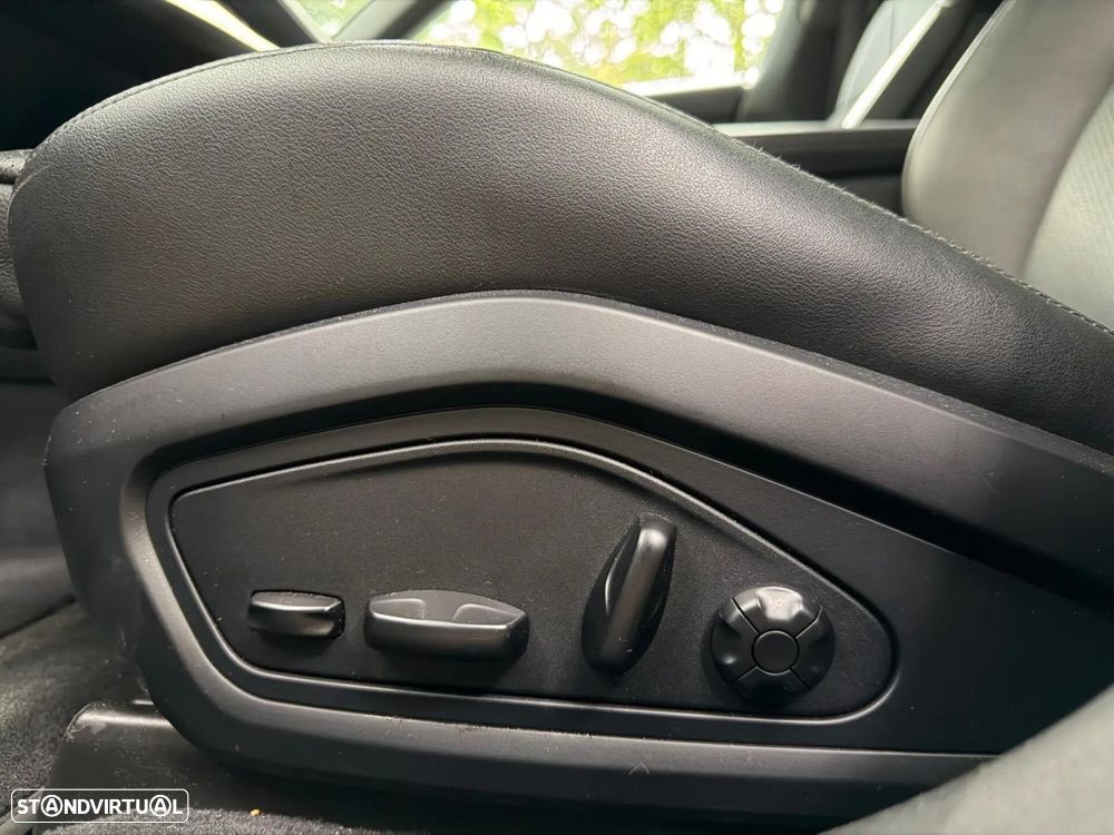 Porsche Taycan 4S Bateria Performance Plus - 27