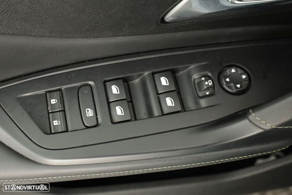 Peugeot 308 1.2 PureTech GT EAT8 - 19