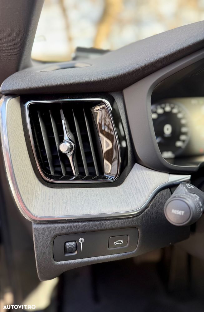 Volvo XC 60 D5 AWD Geartronic Inscription - 13