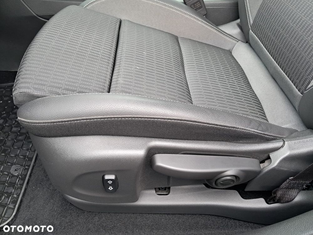 Opel Astra 1.2 T Elegance S&S - 23