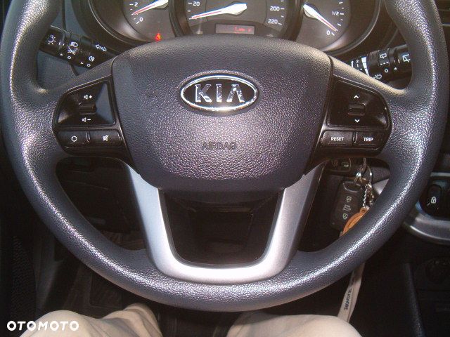 Kia Rio - 23