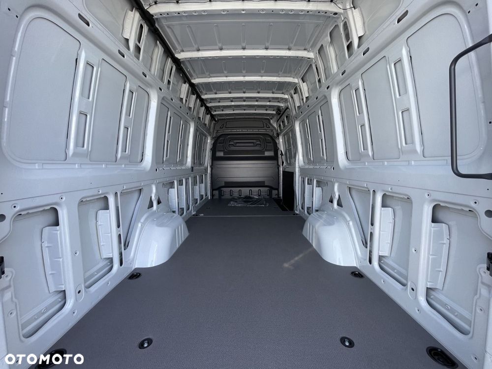 Mercedes-Benz Sprinter - 8