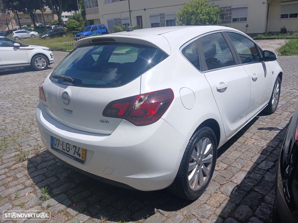 Opel Astra 1.7 CDTI Cosmo - 9
