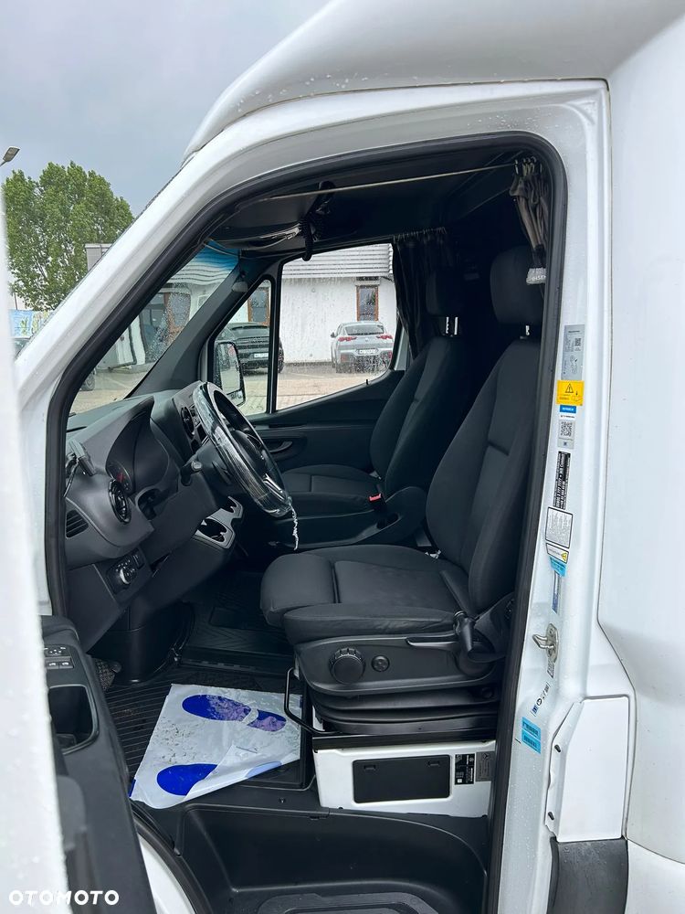 Mercedes-Benz Sprinter - 16