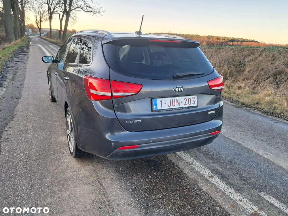 Kia Ceed 1.6 CRDi 136 ISG Platinum Edition - 5