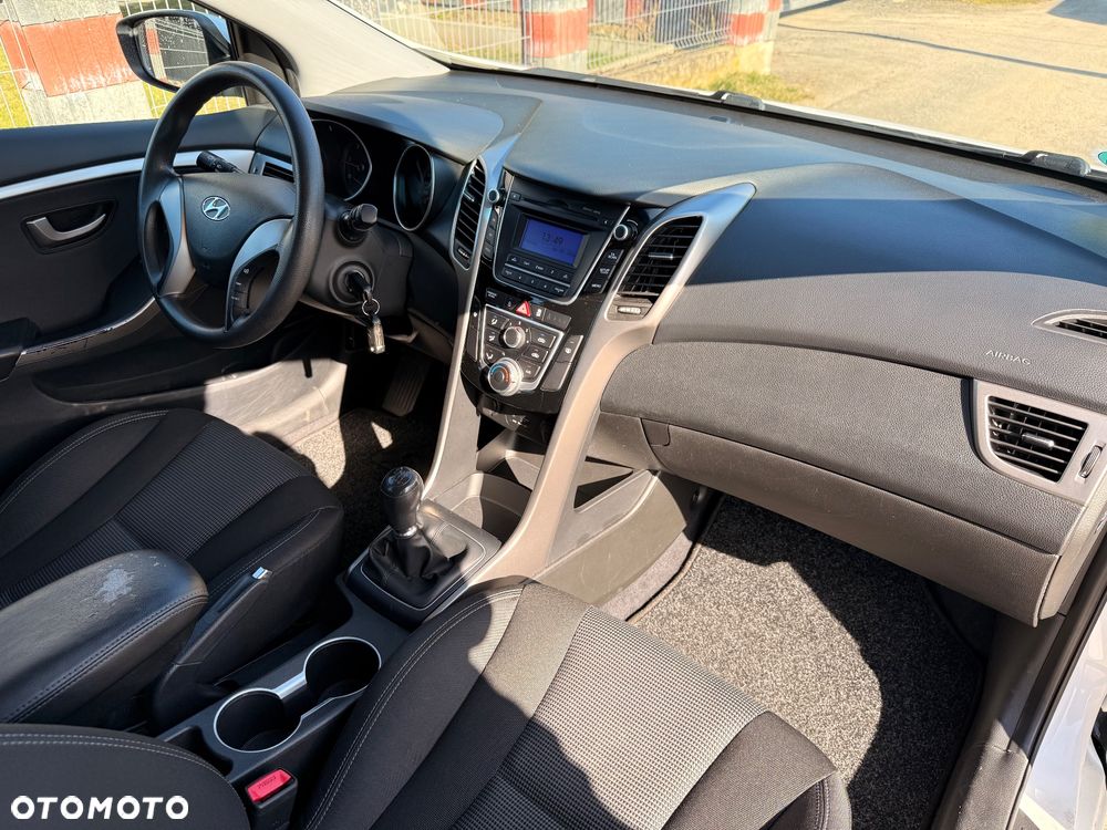 Hyundai i30 blue 1.6 CRDi Classic - 20