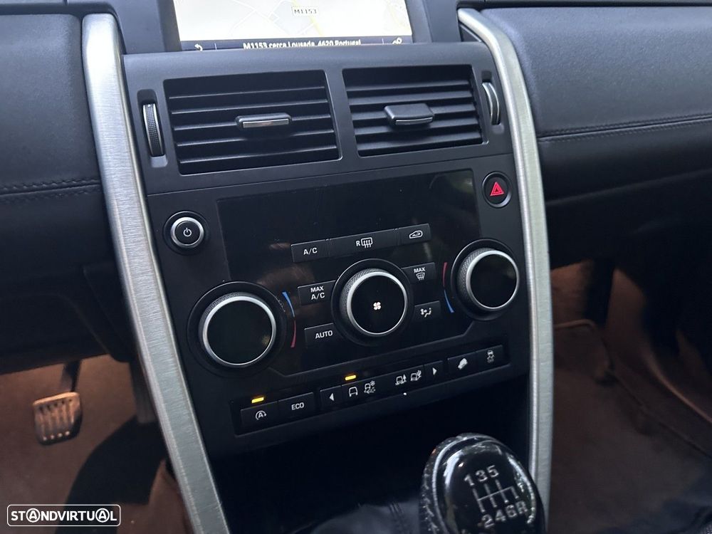 Land Rover Discovery Sport 2.0 TD4 HSE - 38