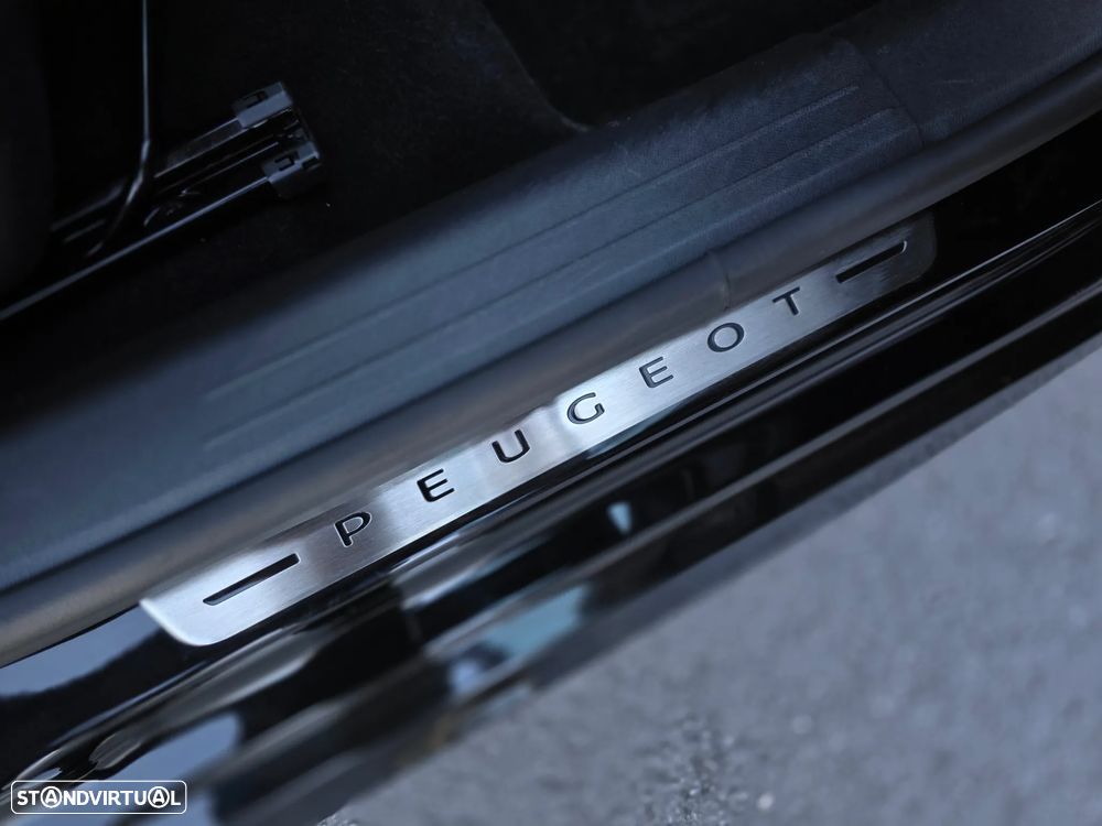 Peugeot e-208 GT - 39