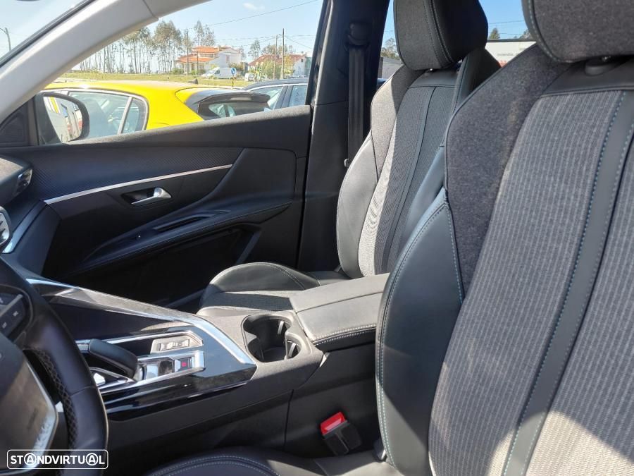 Peugeot 3008 1.6 Hybrid Allure Pack e-EAT8 - 9