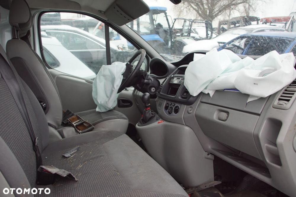 Auto na części - Opel Vivaro A Lift 2.0 CDTI 114 KM M9R630 PF6024 10U 2014R Silnik Skrzynia Drzwi Maska Zderzak Błotnik Lusterko Lampa Klamka Szyba Deska Kokpit Sterownik Moduł Czujnik Licznik Panel Kierownica - 10