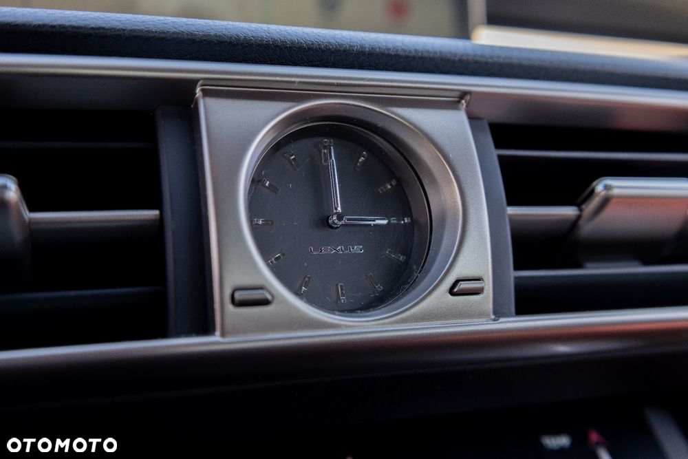 Lexus IS 300h F Sport - 22
