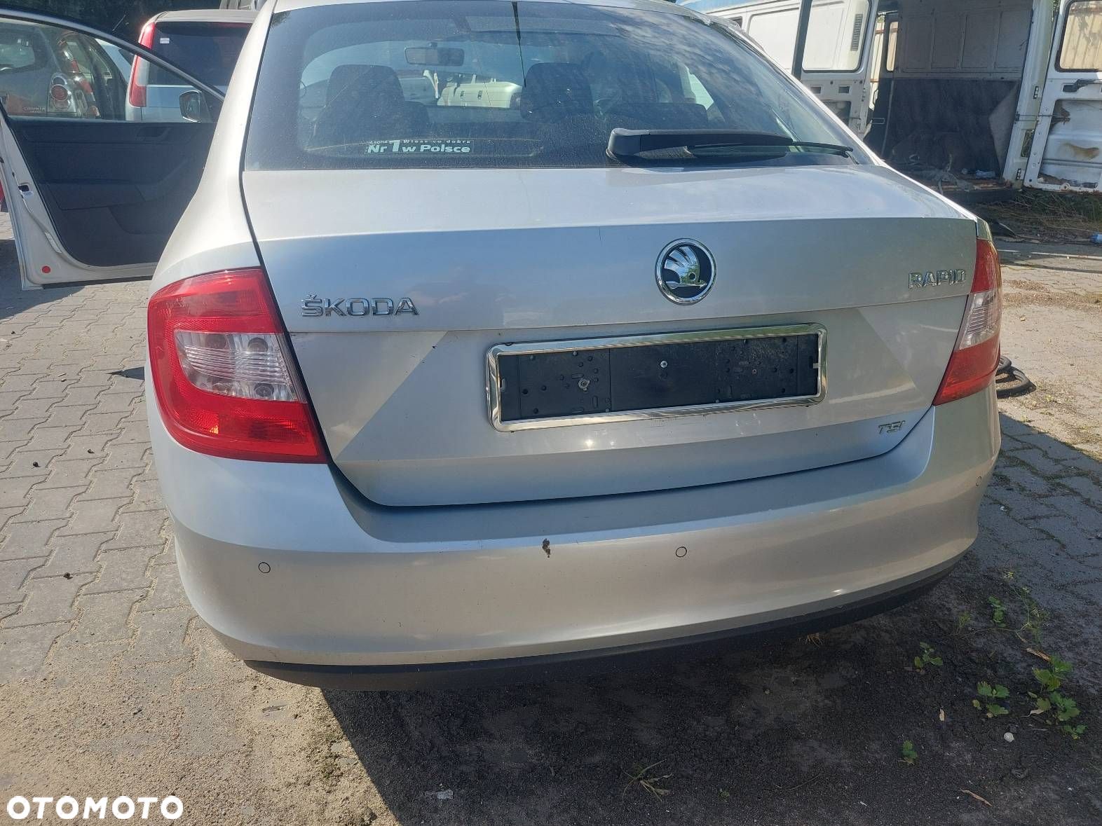 KOMPLETNY TYŁ KLAPA ZDERZAK LAMPA TYŁ SKODA RAPID I LA7W - 1