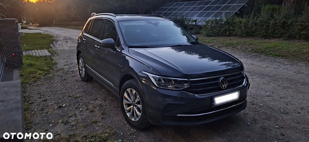 Volkswagen Tiguan - 1