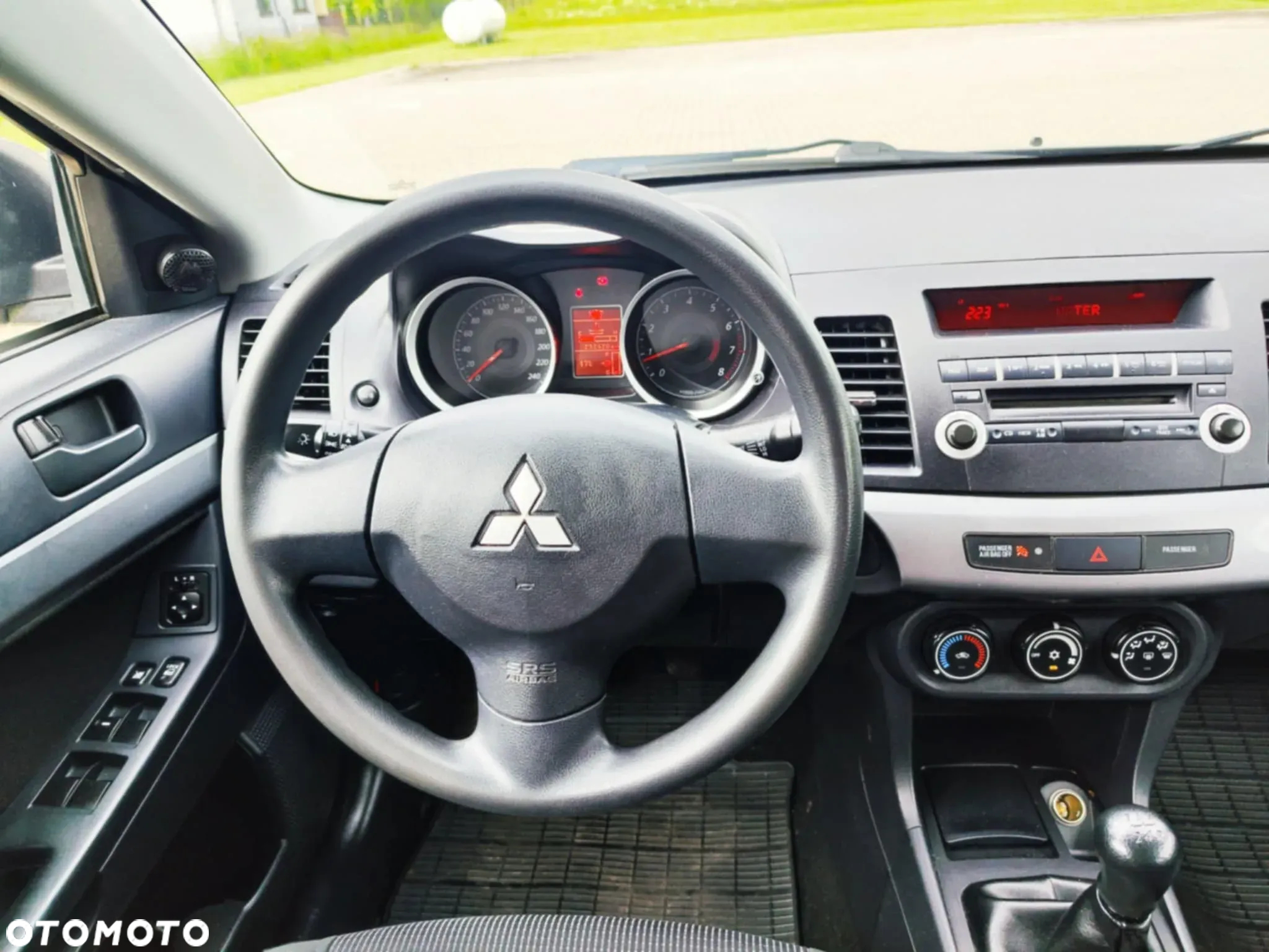 Mitsubishi Lancer 1.5 Inform - 22