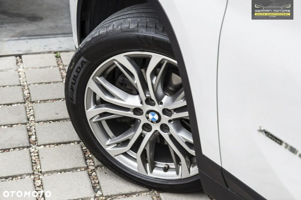 BMW X1 xDrive18d xLine - 17