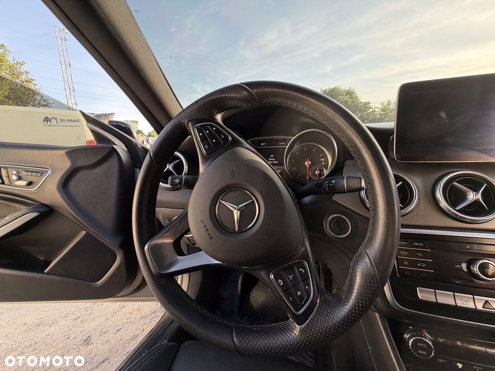 Mercedes-Benz CLA 250 AMG Line 7G-DCT - 28