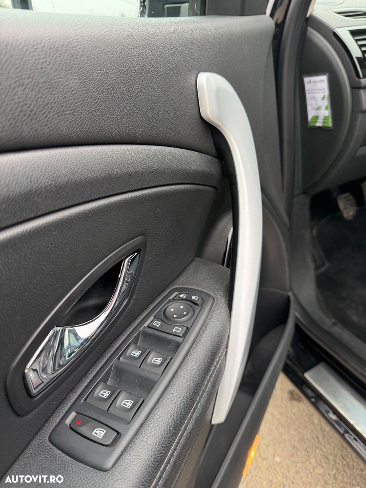 Renault Megane ENERGY dCi 110 Start & Stop Bose Edition - 13