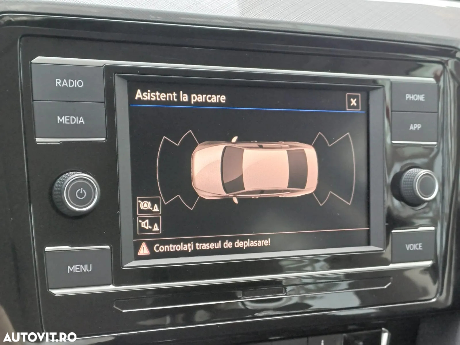 Volkswagen Passat 2.0 TDI DSG Comfortline - 16