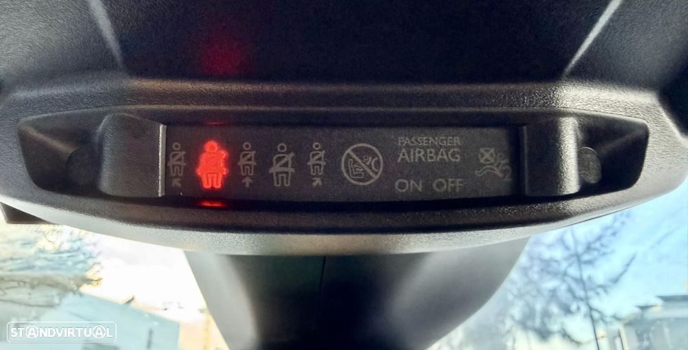 Peugeot e-208 50 kWh GT - 28