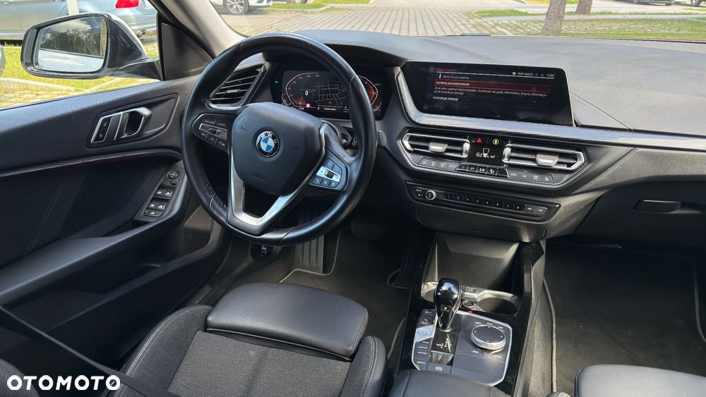 BMW Seria 2 218i - 12