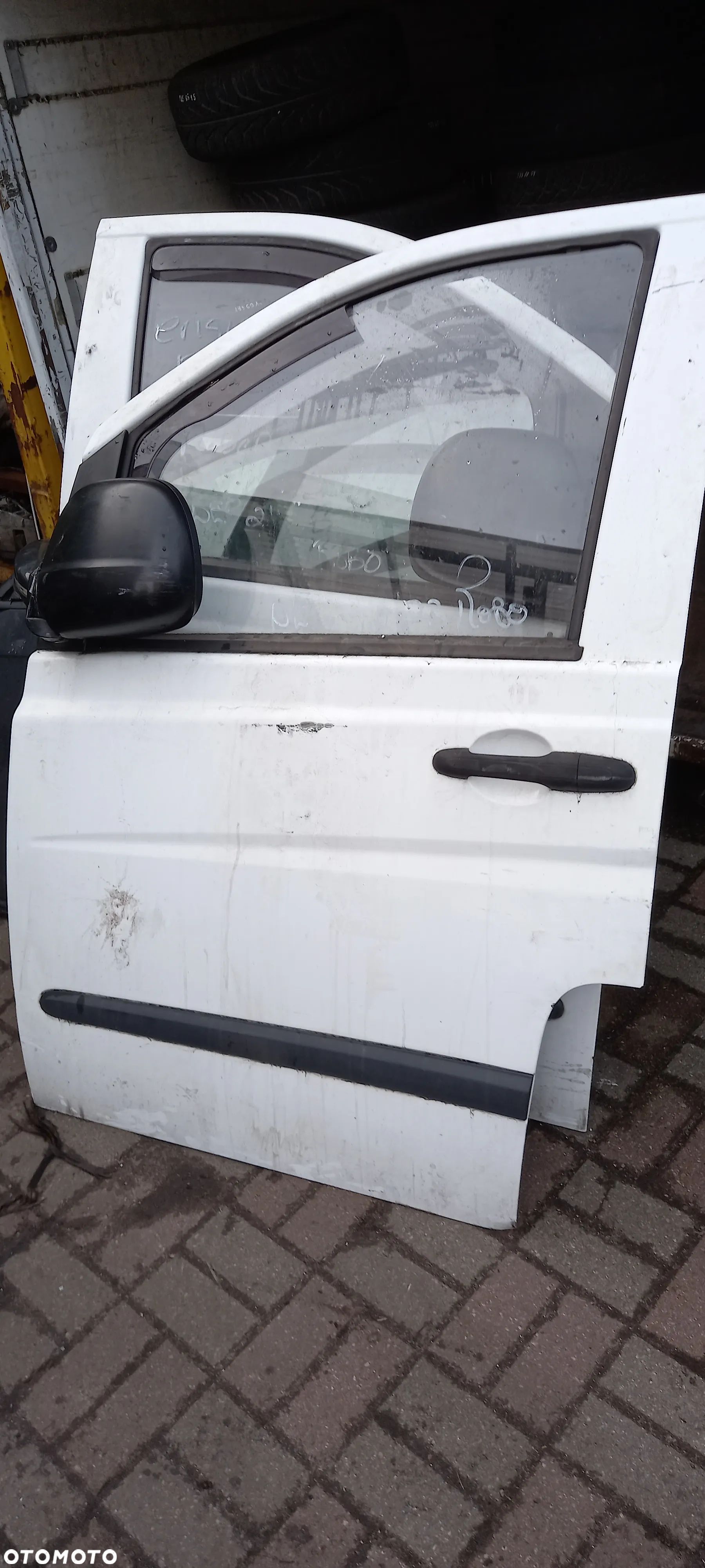Drzwi przód przednie lewe KPL Mercedes Vito 639 - 1