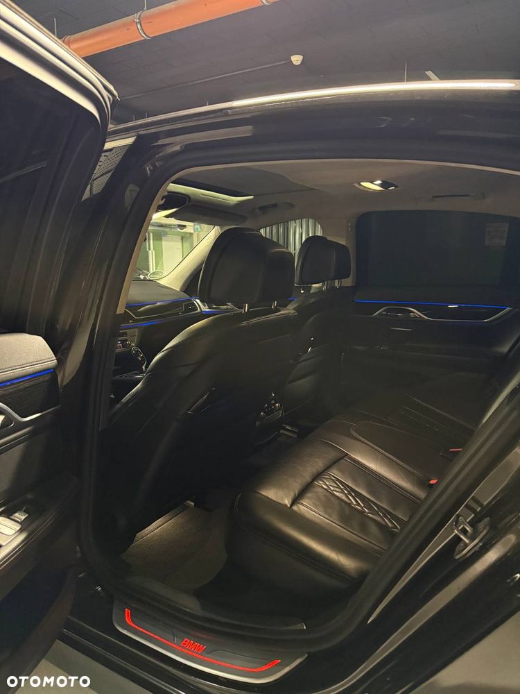 BMW Seria 7 740d xDrive - 17