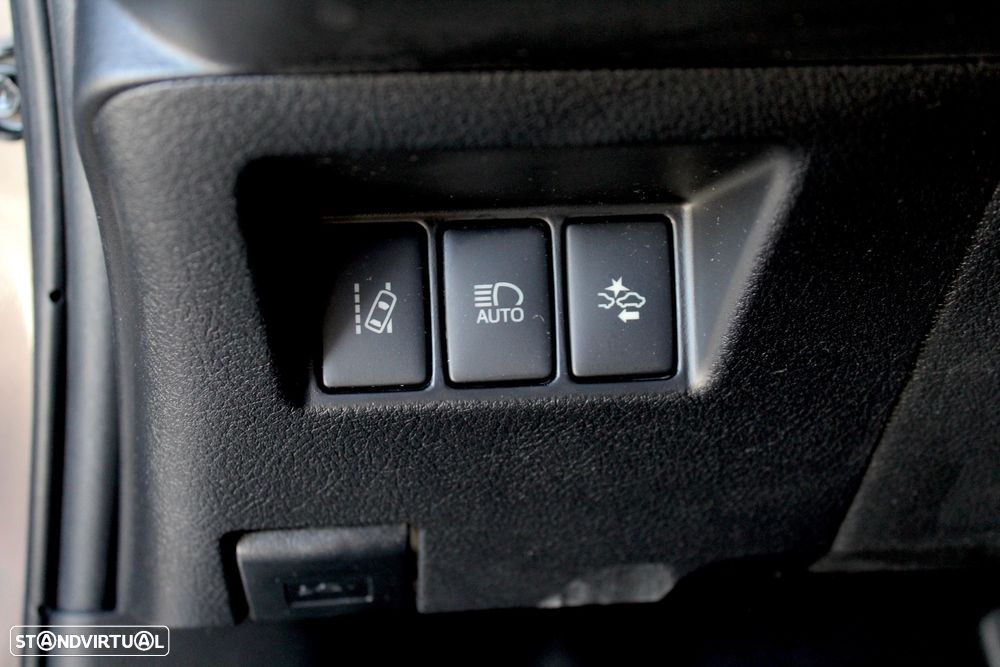 Toyota Yaris 1.5 HSD Comfort+P.Style - 19