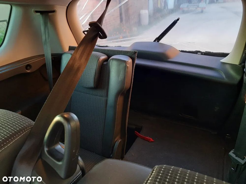 Renault Grand Scenic - 15