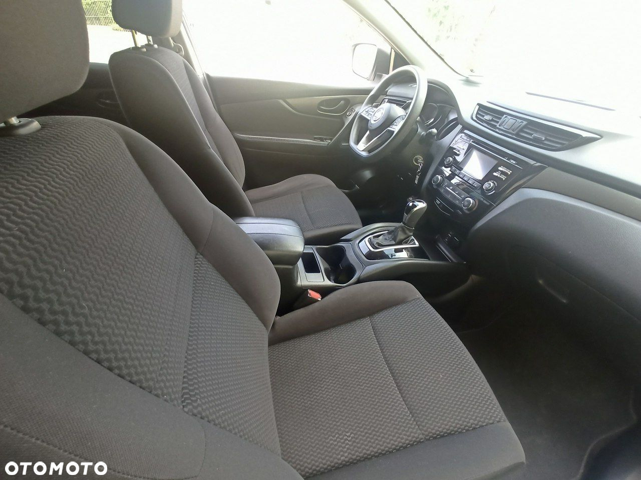 Nissan Rogue - 12