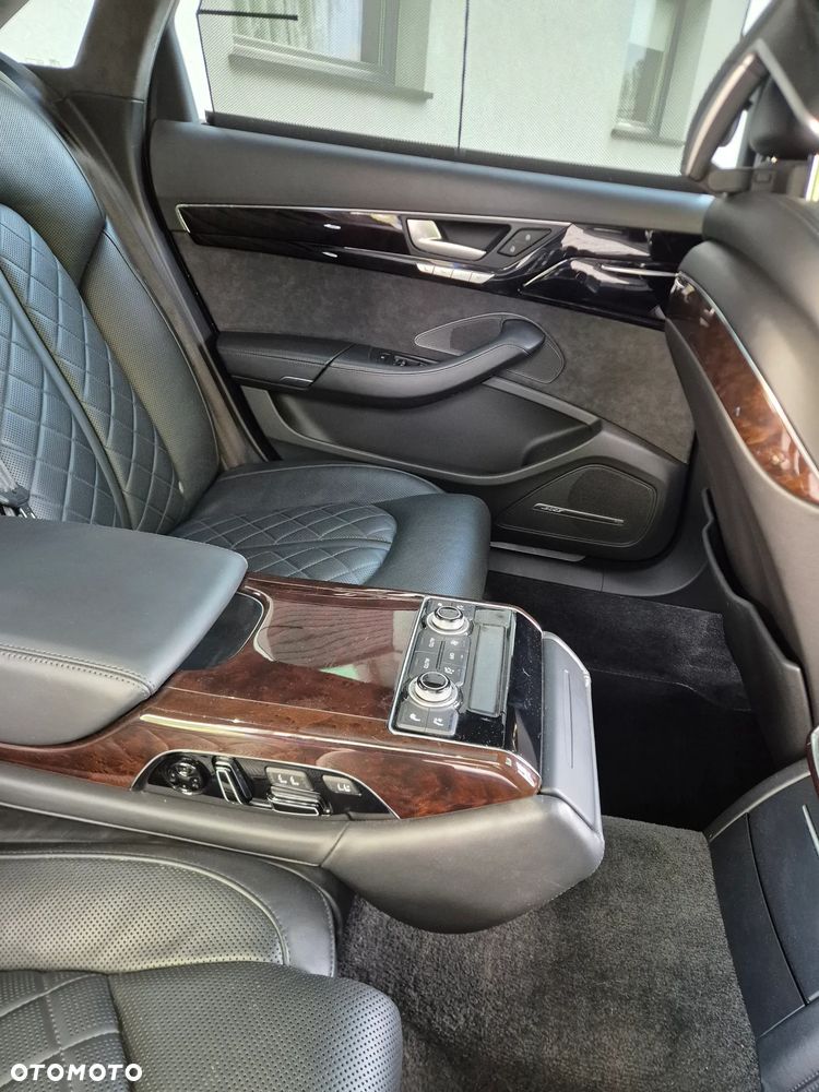 Audi A8 - 12