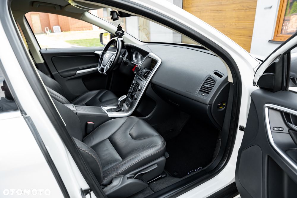 Volvo XC 60 D4 AWD Summum - 22