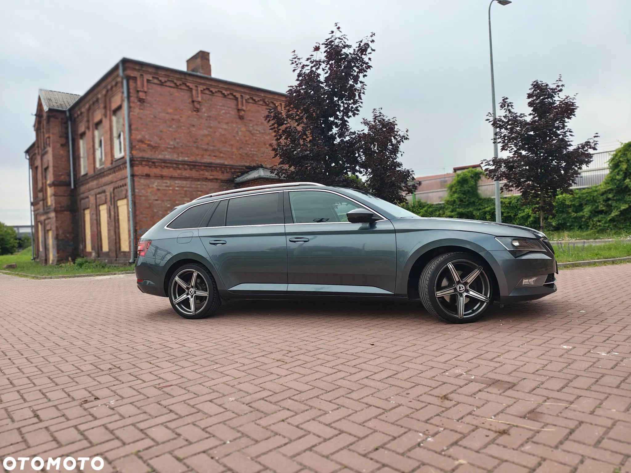 Skoda Superb 2.0 TDI Ambition DSG7 - 4