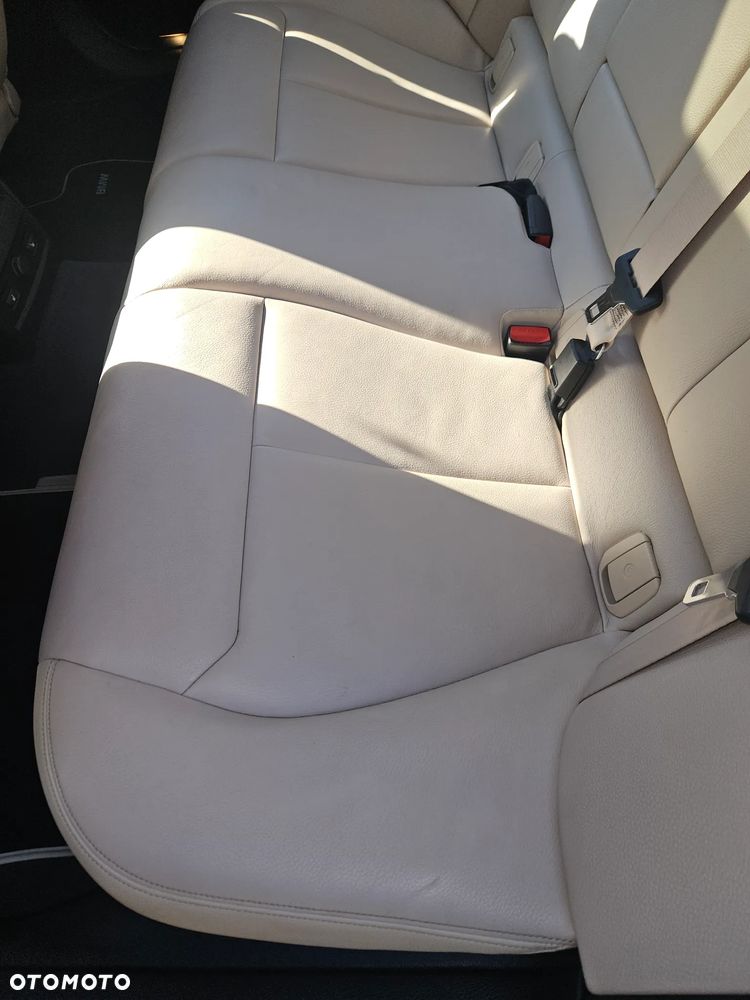 BMW Seria 3 328i xDrive - 9