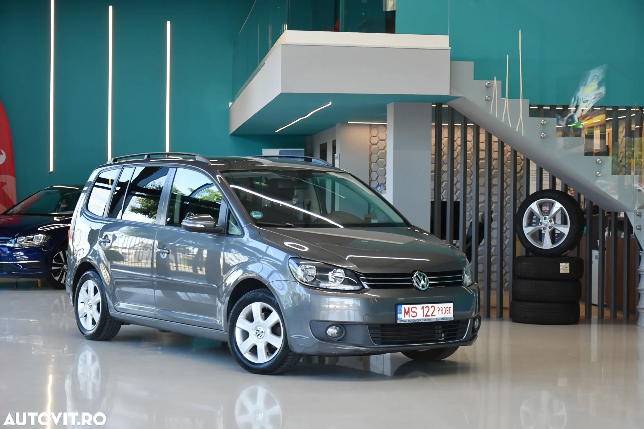 Volkswagen Touran 1.6 TDI DPF BlueMotion Technology DSG Comfortline - 1