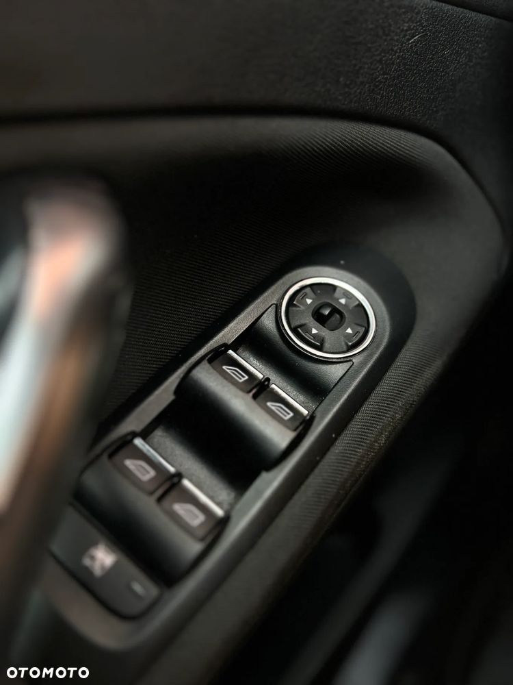 Ford Mondeo - 29