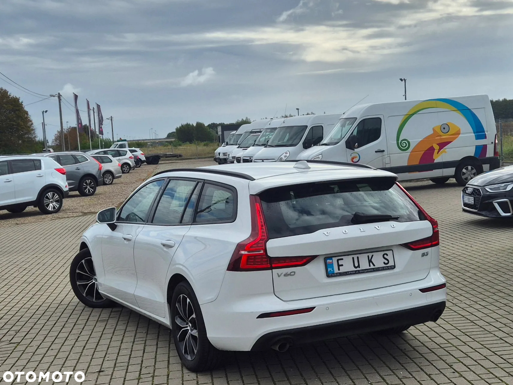 Volvo V60 B3 B DKG Momentum - 13