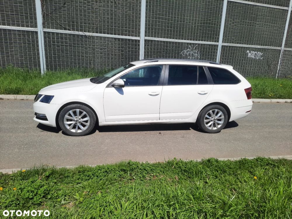 Skoda Octavia 1.6 TDI DSG Ambition - 3