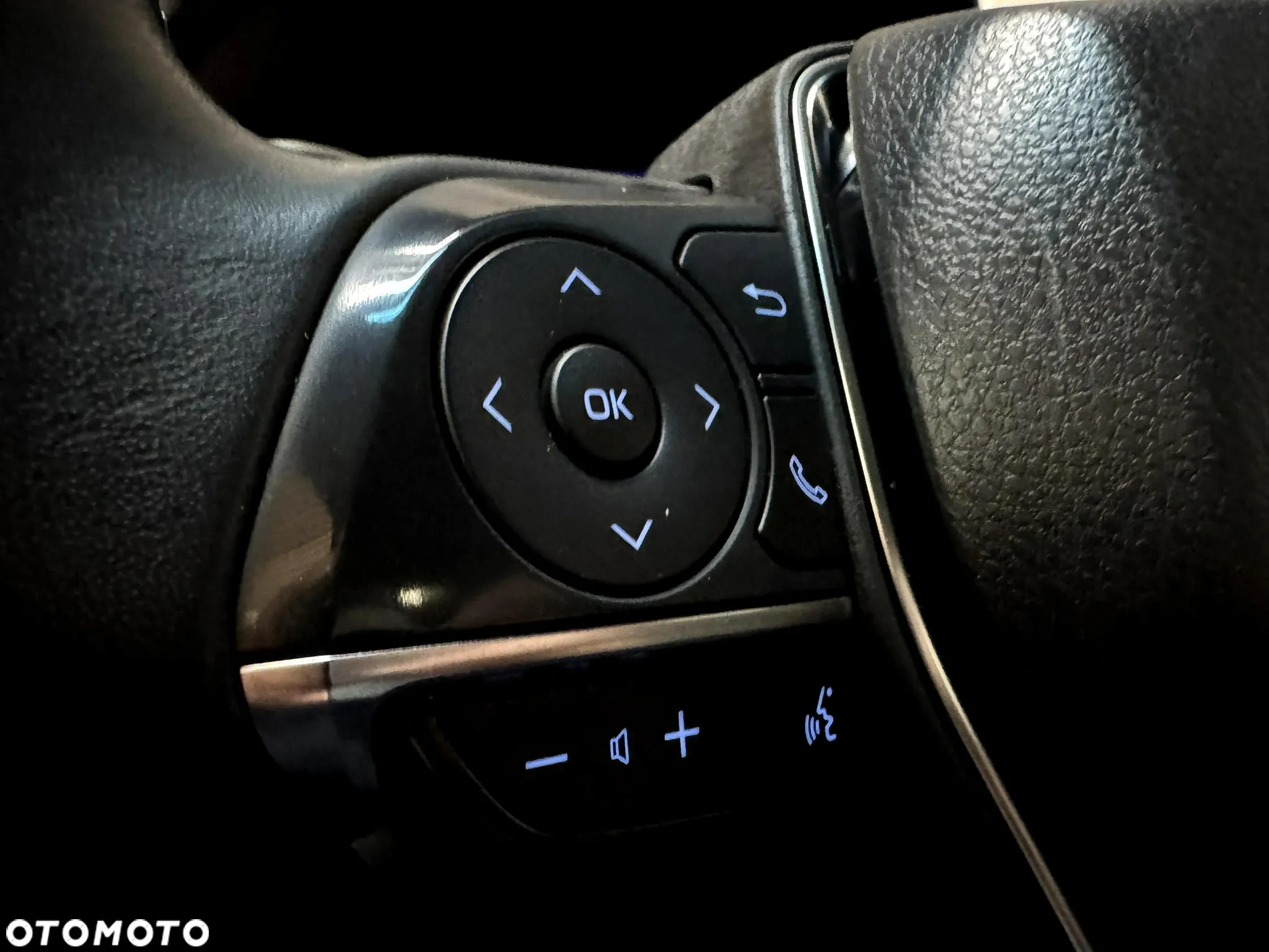 Toyota Camry 2.5 Hybrid Comfort CVT - 20