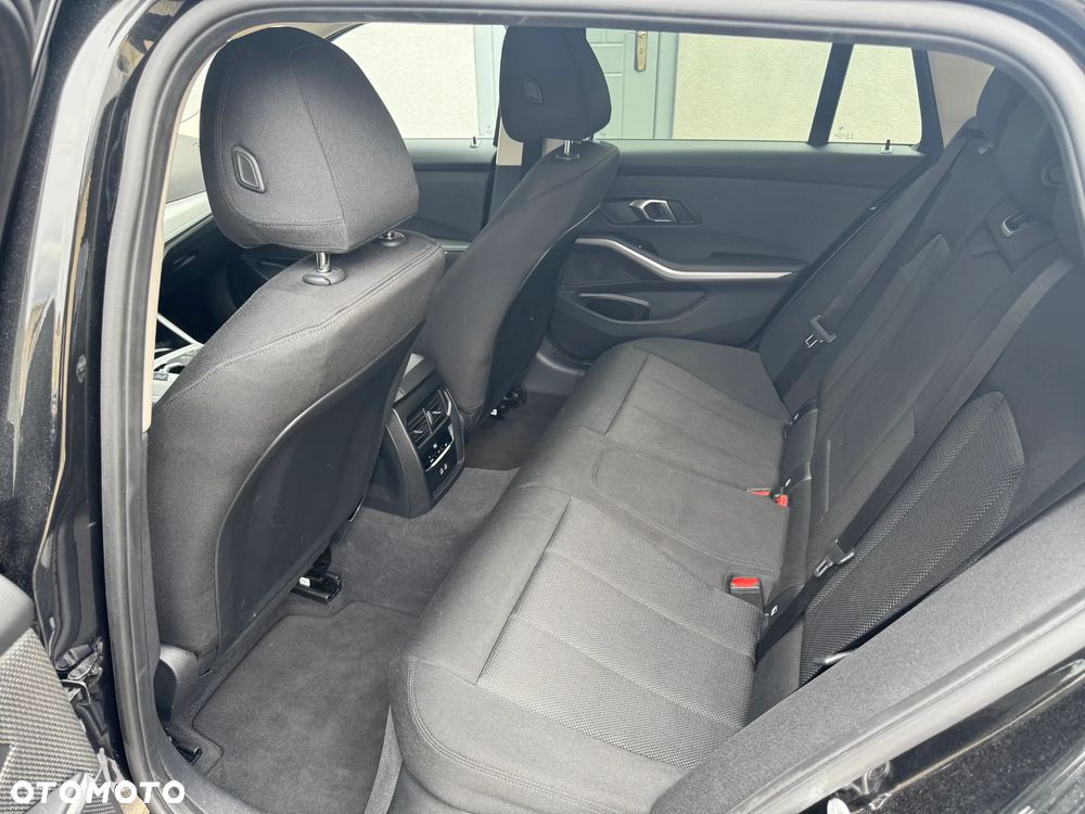 BMW Seria 3 318i Business Edition - 19