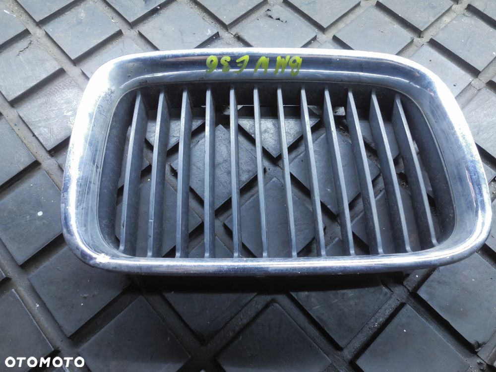 BMW 3 E36 1990-1995r. ATRAPA NERKA GRILL 8122238 - 1