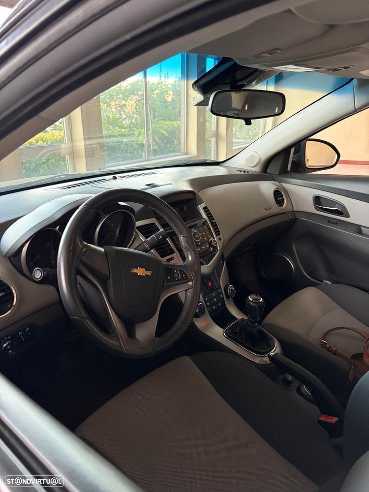 Chevrolet Cruze 1.6 LS - 10