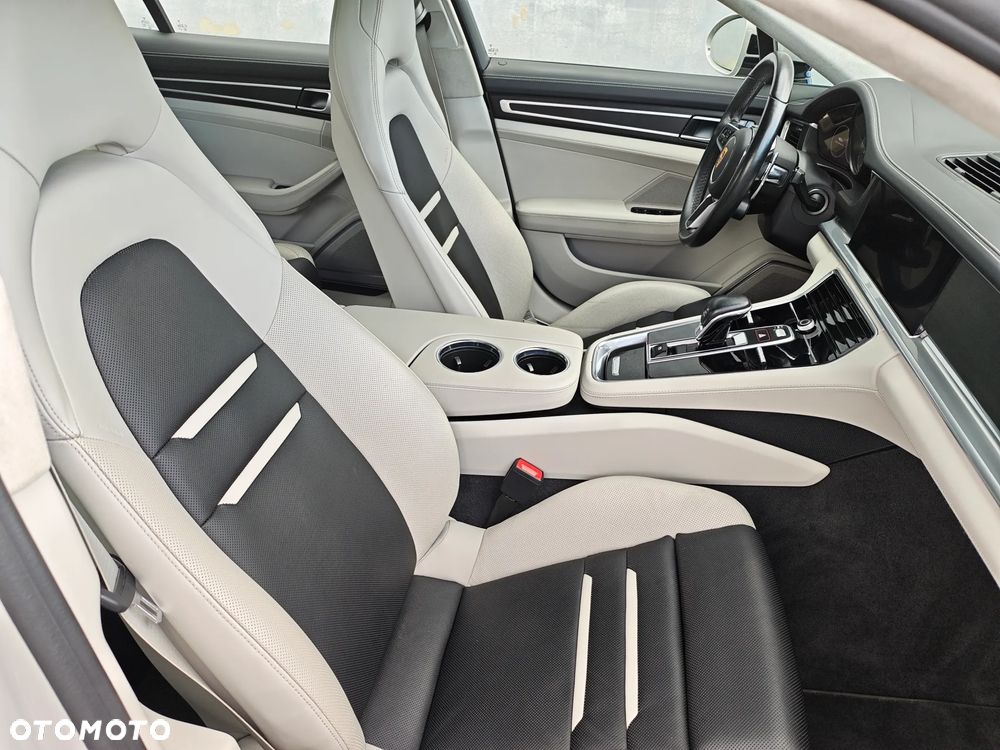 Porsche Panamera GTS - 13