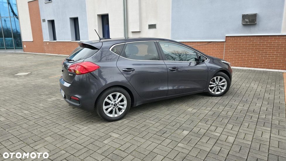 Kia Ceed 1.6 CRDi 136 ISG Spirit - 3