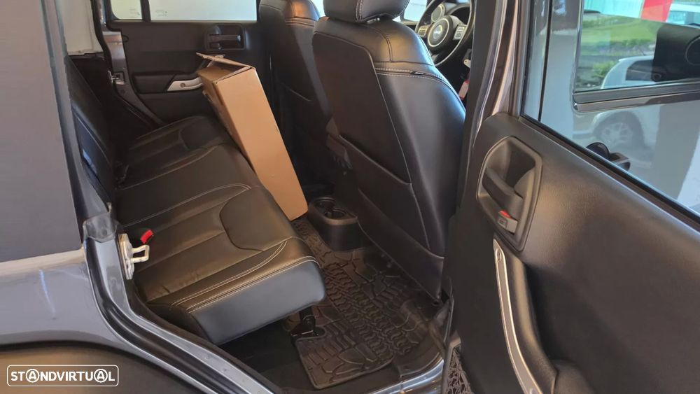 Jeep Wrangler Unlimited 2.8 CRD Sahara AT - 53